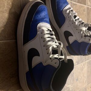 Nike dunks mid